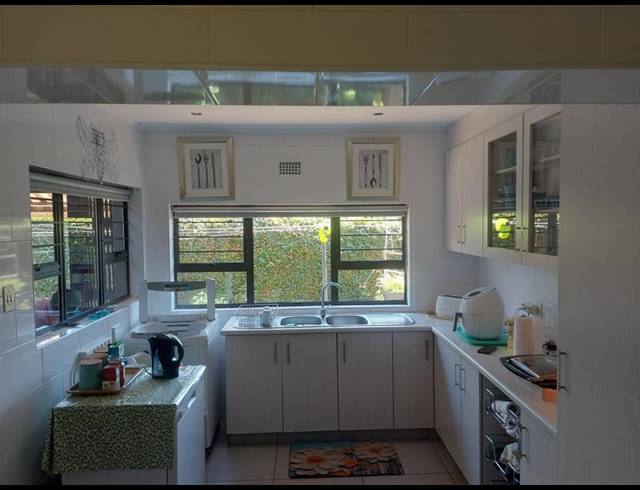 5 BEDROOM HOUSE FOR SALE IN GRANTHAM PARK